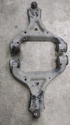 A4473303100 Mercedes Brazo inferior izquierdo de la suspensión delantera
