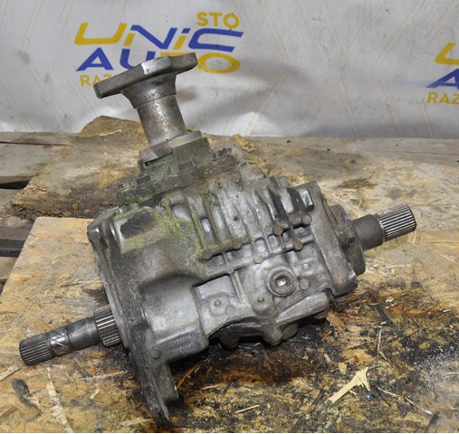 Caja de transfer Renault (RVI) 8200988056