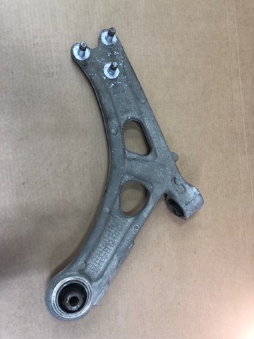 9815014380 Peugeot/Citroen Brazo inferior derecho de la suspensión delantera