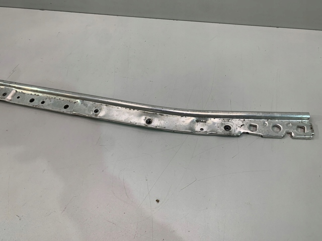 7357205 BMW Soporte de radiador superior (panel de montaje para foco)