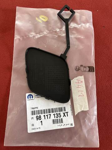 Tapa del enganche de remolcado delantera 98117135XT Peugeot/Citroen
