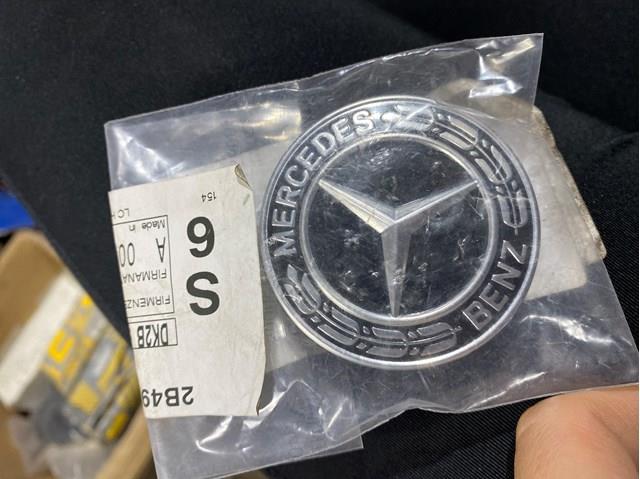0008173305 Mercedes Emblema de capot 