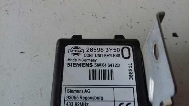 285963Y50 Nissan/Infiniti Módulo de cierre centralizado