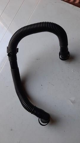 06F103235 VAG tubo de ventilacion del carter (separador de aceite)
