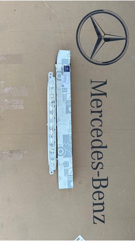 Luz antiniebla trasera 2229060048 Mercedes