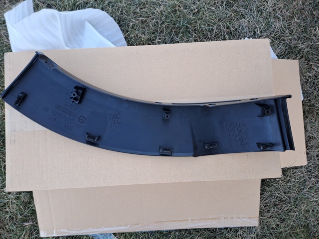 Comprar DFR551W71D Mazda Moldura derecha del parachoques delantero