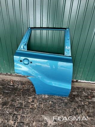 6800354P01000 Suzuki Puerta trasera derecha
