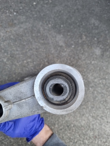 Brazo suspension trasero inferior izquierdo 50549123 Fiat/Alfa/Lancia
