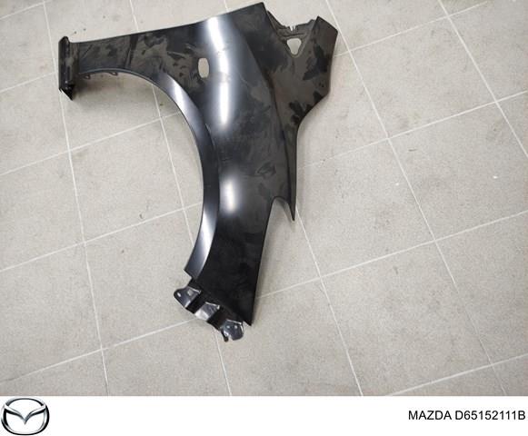 D65152111B Mazda guardabarros delantero derecho