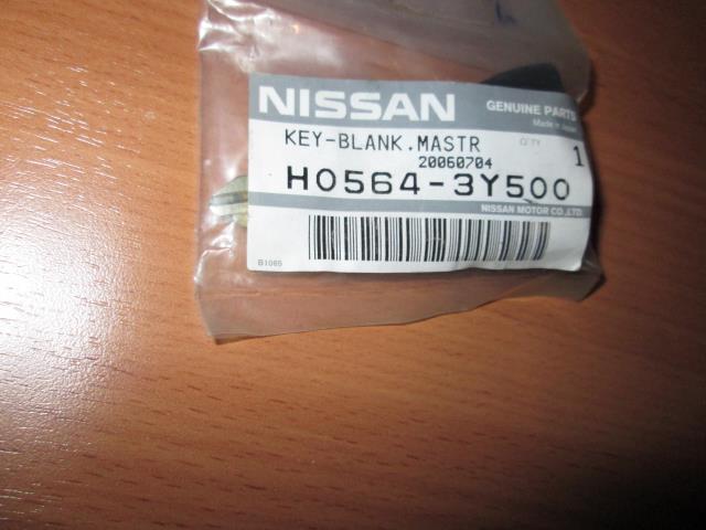 Conjunto Transmisor Control De Puertas / Clave En Blanco para Nissan Maxima (A33)