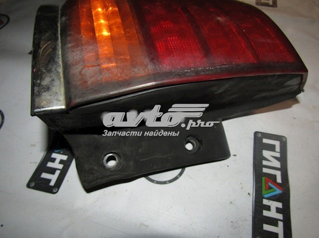 8156160770 Toyota piloto posterior exterior izquierdo