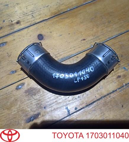 1703011040 Toyota tubo flexible de aspiración, salida del filtro de aire