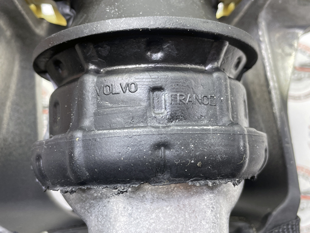 32411651 Volvo Soporte de motor derecho