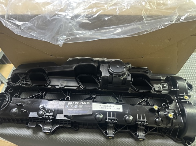 Tapa de valvula Mercedes 6560163800