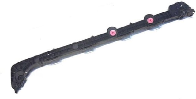 5215733040 Toyota Guía derecha del parachoques trasero