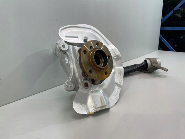 6876645 BMW Mangueta delantera izquierda