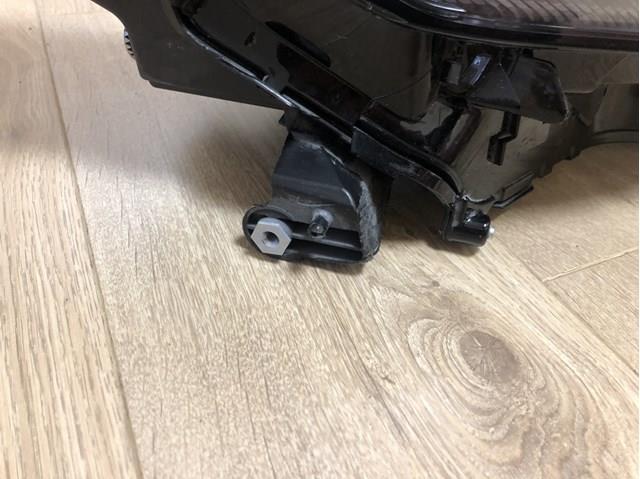 Comprar 811100E460 Toyota Faro derecho