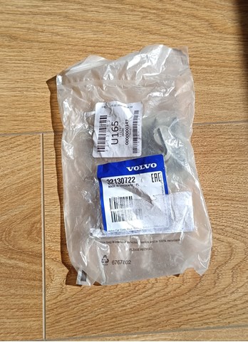 32130722 Volvo Cubre motor