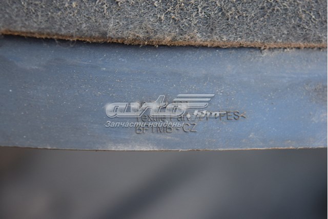 30744863 Volvo Guardalodos interior izquierdo, guardafango delantero