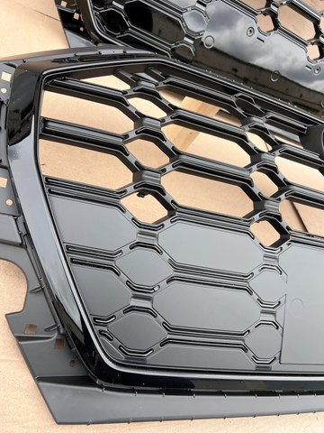 Rejilla delantera VAG 80A853651AH3FZ precio, desde 1346,93 EUR