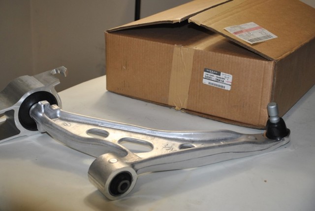 Brazo inferior izquierdo de la suspensión delantera 545015NA1A Nissan/Infiniti
