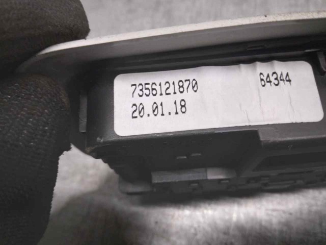 Comprar 7356121870 Chrysler Luz interior trasera
