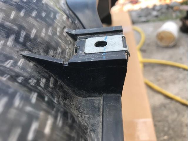 1676209900 Mercedes Soporte de radiador superior (panel de montaje para foco)