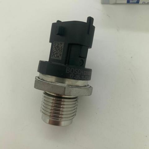 Regulador de presión de combustible General Motors 55564170 precio, desde 71,81 EUR