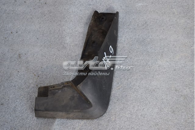 868323E510 Hyundai/Kia faldilla guardabarro delantera derecha