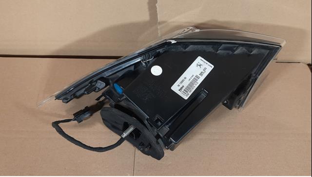Piloto trasero exterior derecho 9813508380 Peugeot/Citroen