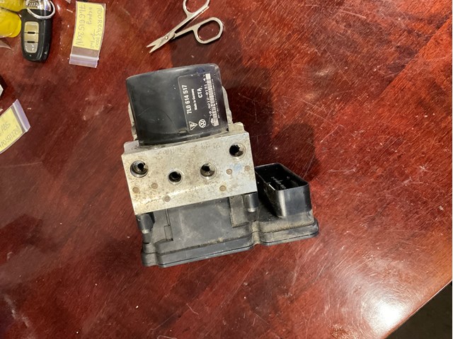 7L0614517 VAG Unidad de control ABS hidráulico