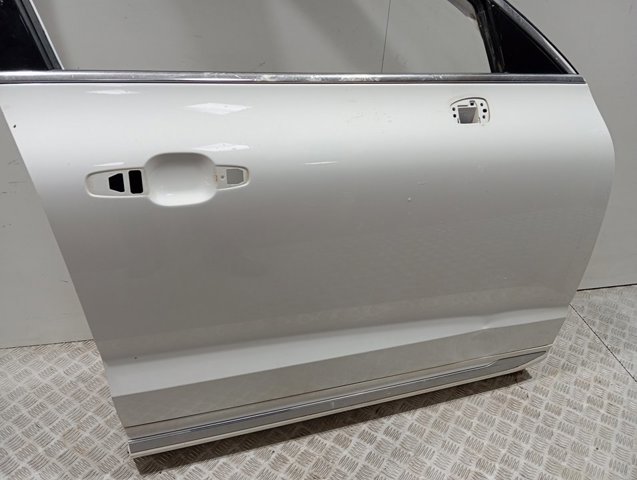Puerta delantera derecha Volvo 32345931 precio, desde 1219,68 EUR