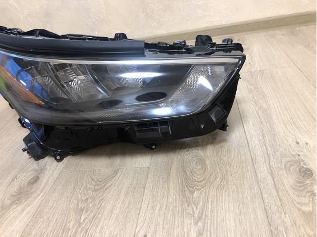 Faro derecho 811100E460 Toyota