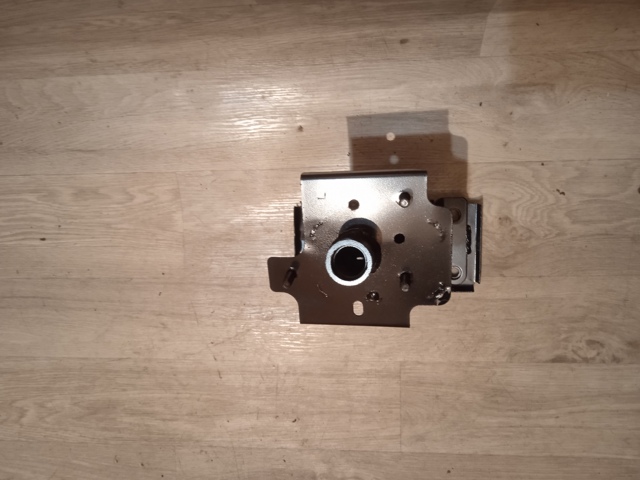 FP5037943 FPS Soporte del refuerzo del parachoques delantero