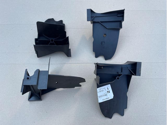 Soporte de paragolpes delantero derecho Mercedes 6398851914