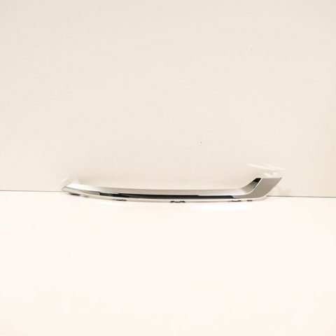 31383856 Volvo Moldura de parachoques trasero izquierdo