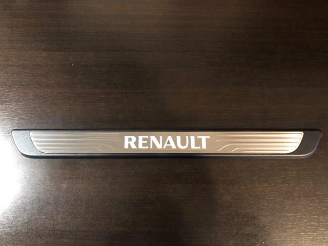Juego de molduras interiores delanteras de umbral de puerta 8201726303 Renault (RVI)