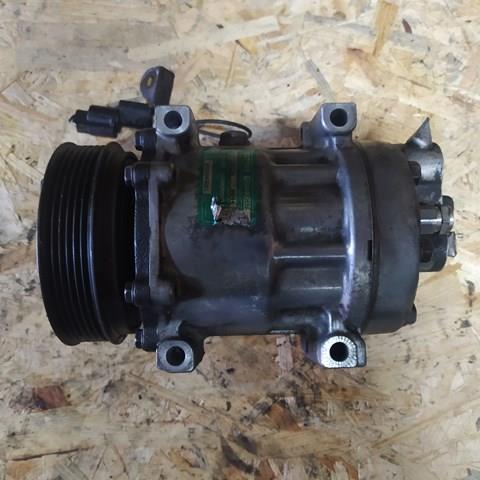 Comprar 8200040681 Renault (RVI) Compresor de aire acondicionado coche