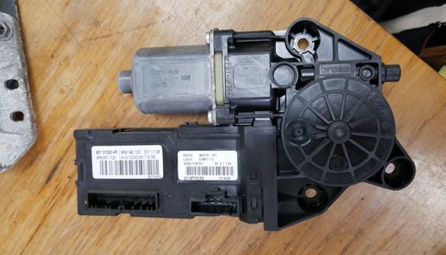 807310596R Renault (RVI) motor eléctrico, elevalunas, puerta delantera izquierda