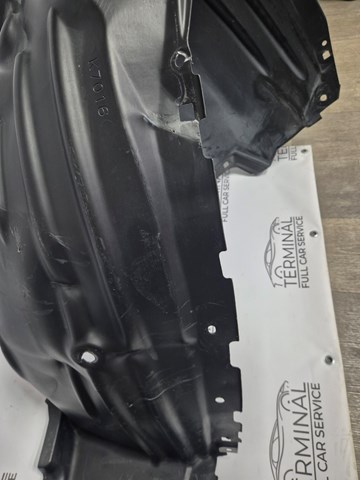 Guardalodos interior izquierdo, guardafango delantero KB7W56140C Mazda