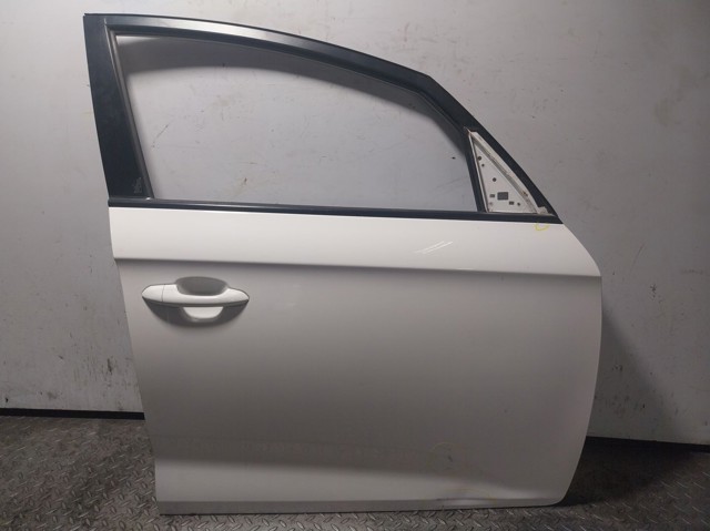 Puerta delantera derecha KIA Carens 