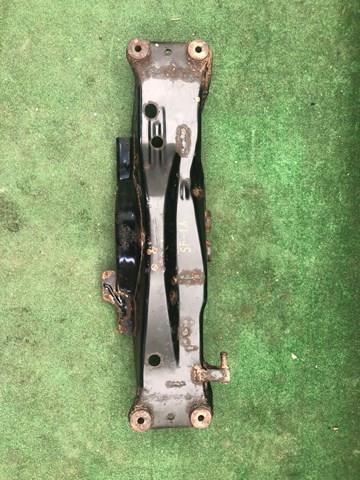 20150SA000 Subaru Subchasis trasero soporte motor