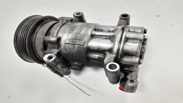 Compresor de aire acondicionado 8200315744 Nissan/Infiniti