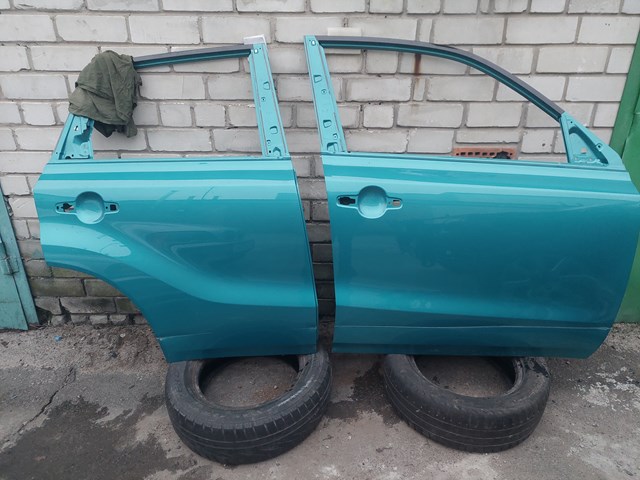Comprar 6800354P01000 Suzuki Puerta trasera derecha