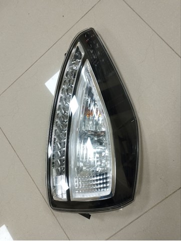 Comprar Piloto trasero derecho Mazda 5 II CR