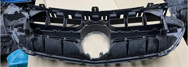 Rejilla delantera Mercedes A2138880900 precio, desde 168,98 EUR