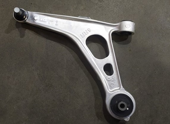 Brazo inferior izquierdo de la suspensión delantera Nissan/Infiniti 545016RA0B precio, desde 277,15 EUR