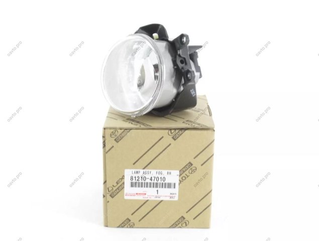 8121047010 Toyota faro antiniebla derecho
