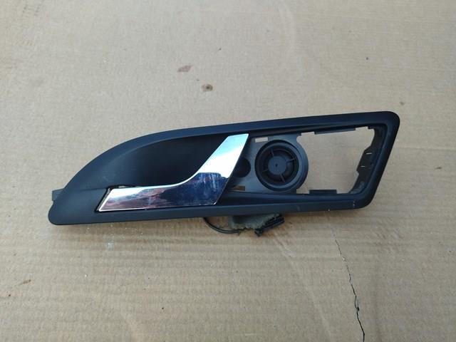 Manija interior izquierda delantera/trasera de puerta VAG 1Z0837247
