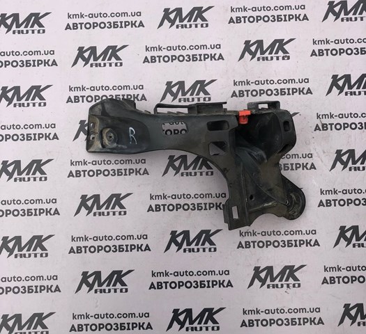 Soporte del parachoques trasero derecho 13143107 General Motors